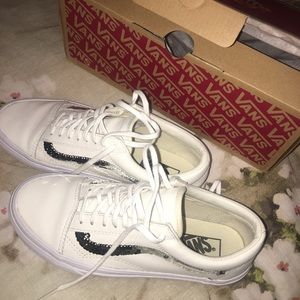 Old Skool Ivory Shiny Vans with Box (like New)!!!